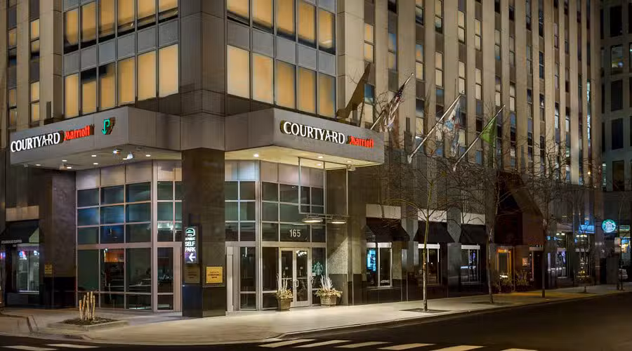 Courtyard by Marriott Chicago Downtown Magnificent Mile