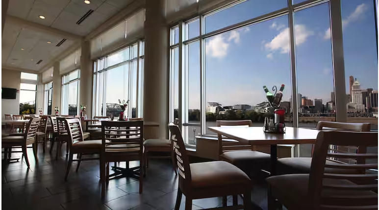 Embassy Suites by Hilton Cincinnati Rivercenter Dining Room