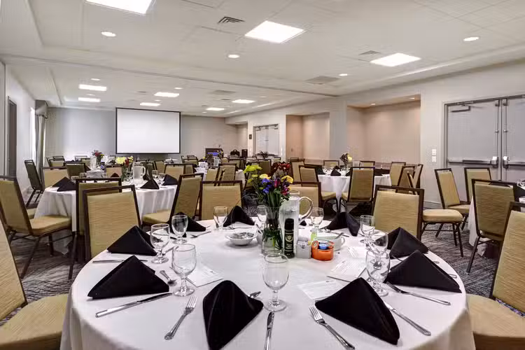 Hilton Garden Inn Fort Myers Dining Room