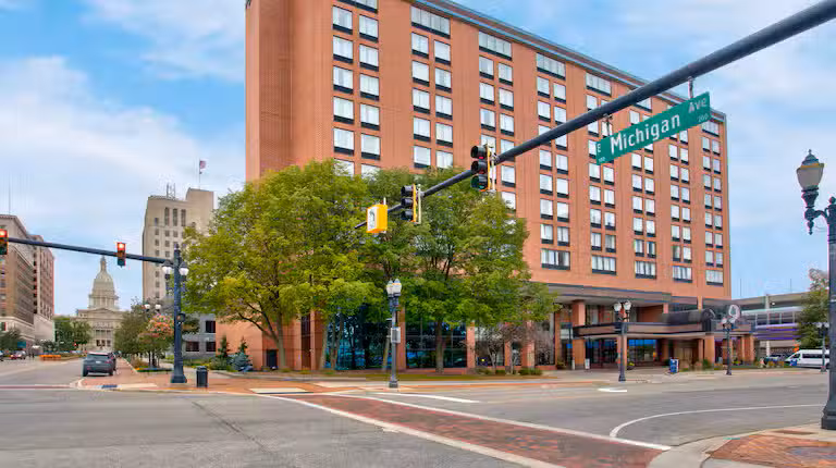 DoubleTree by Hilton Lansing