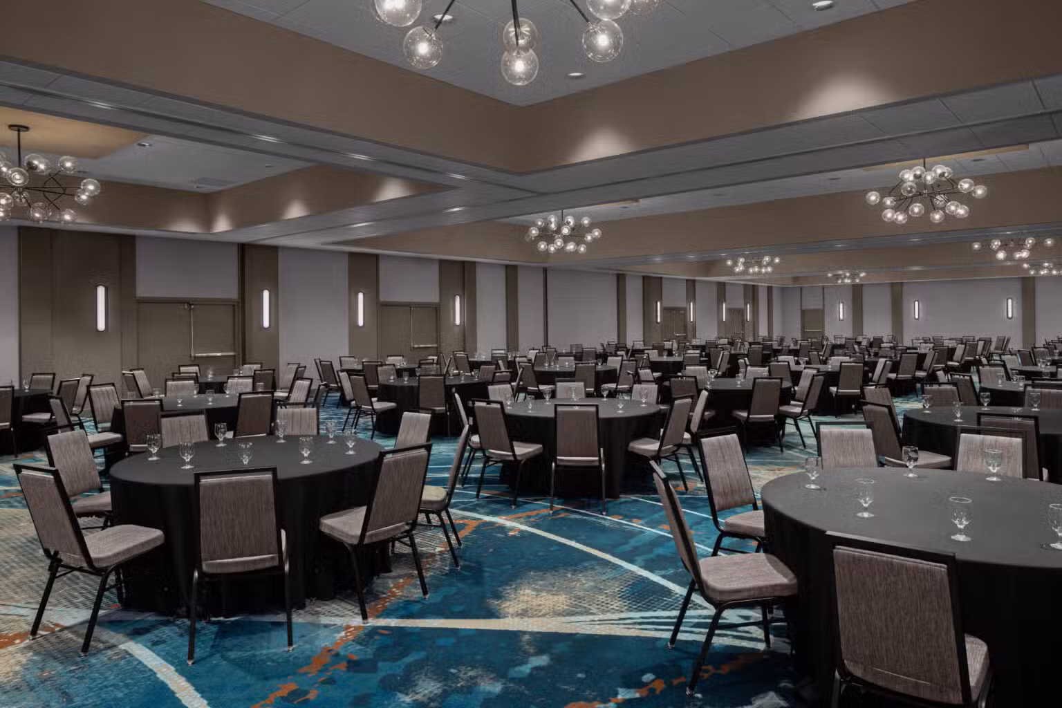 Sheraton Milwaukee Brookfield Hotel Dining Room