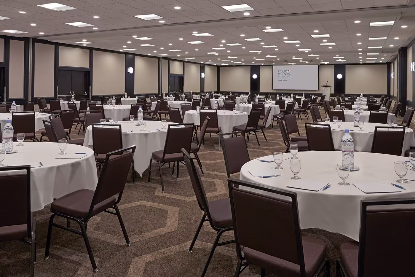 Four Points by Sheraton & Element by Westin Toronto Airport Dining Room