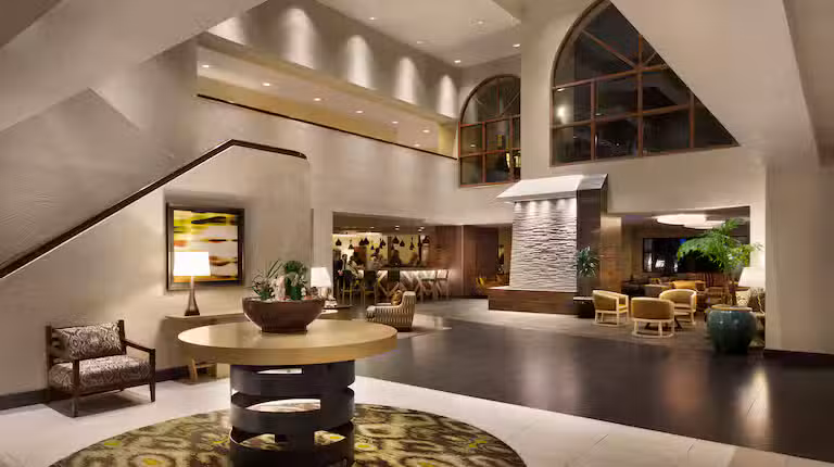 Embassy Suites by Hilton Tempe Dining Room